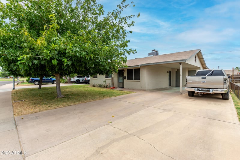 6107 Keim Dr, Glendale, AZ 85301