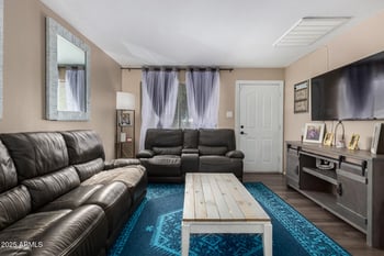 6107 Keim Dr, Glendale, AZ 85301