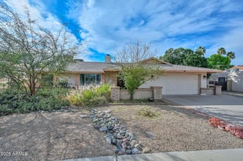 6107 Windrose Dr, Glendale, AZ 85304