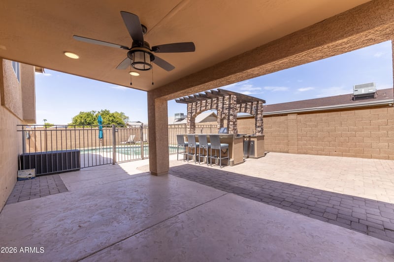 6108 W Shangri La Rd W, Glendale, AZ 85304