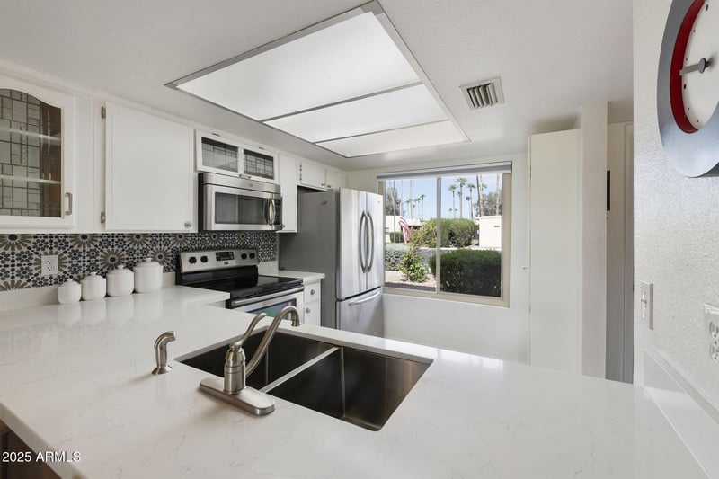 611 Desert Flower Dr, Mesa, AZ 85208