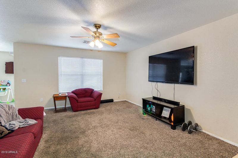 611 E Banelli Pl, Chandler, AZ 85286