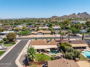 611 E Canterbury Ln, Phoenix, AZ 85022