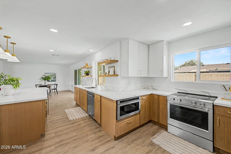 611 E Erie Dr, Tempe, AZ 85282