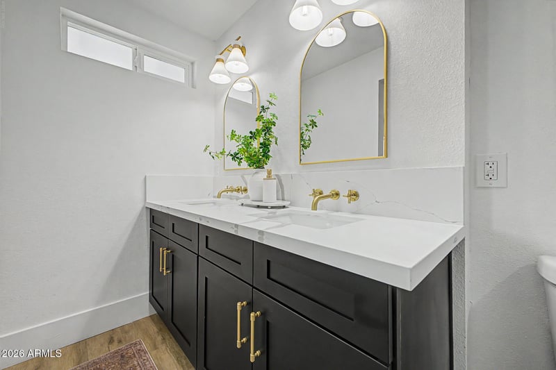 611 E Erie Dr, Tempe, AZ 85282