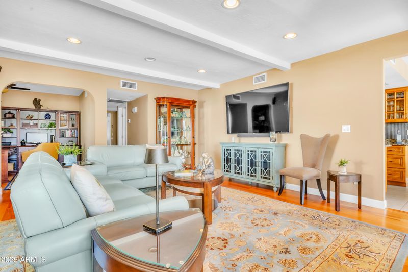 611 E Tam Oshanter Dr, Phoenix, AZ 85022