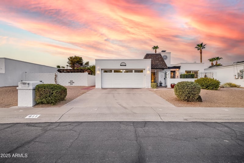 611 Tam Oshanter Dr, Phoenix, AZ 85022