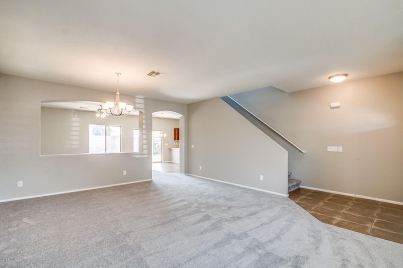 611 W Ian Dr, Phoenix, AZ 85041