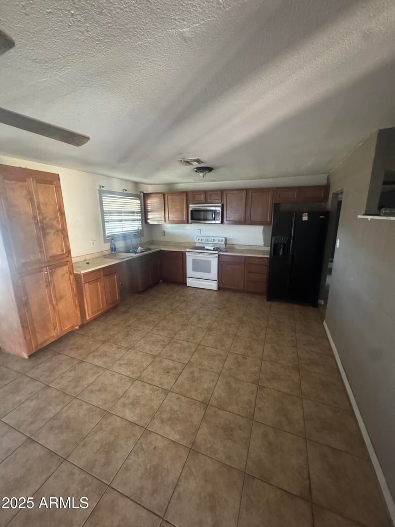 6110 Monterey Way, Phoenix, AZ 85033