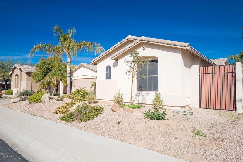 6110 W Hedgehog Pl, Phoenix, AZ 85083