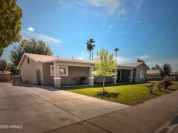 6111 64th Dr, Glendale, AZ 85301