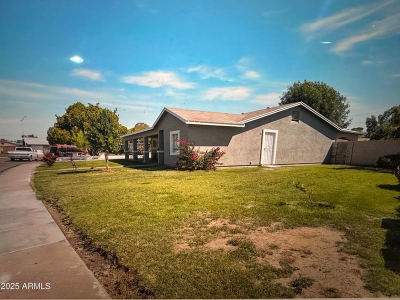6111 64th Dr, Glendale, AZ 85301