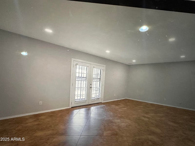 6111 64th Dr, Glendale, AZ 85301