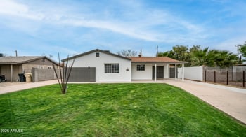 6112 Frier Dr, Glendale, AZ 85301