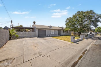 6112 64th Dr, Glendale, AZ 85301