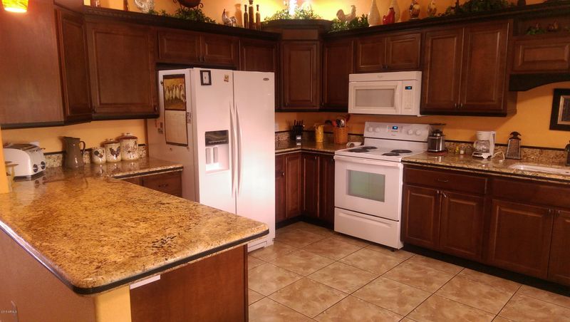 6112 N 90th Dr, Glendale, AZ 85305