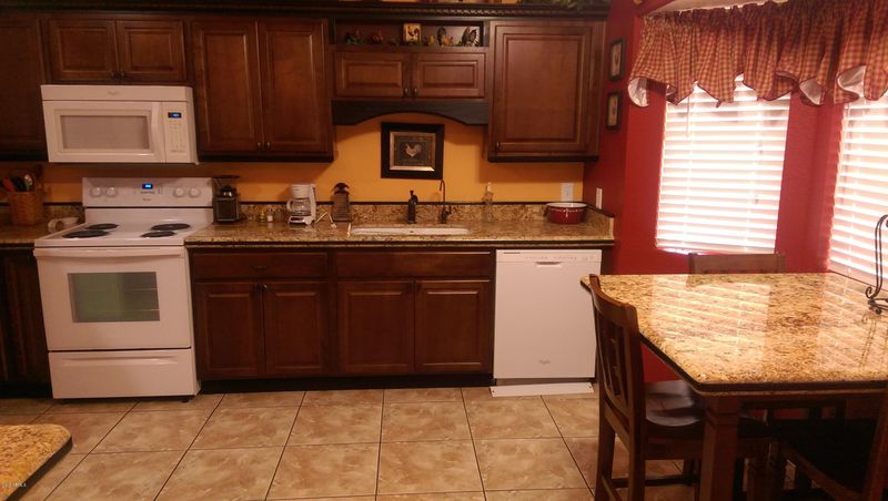6112 N 90th Dr, Glendale, AZ 85305