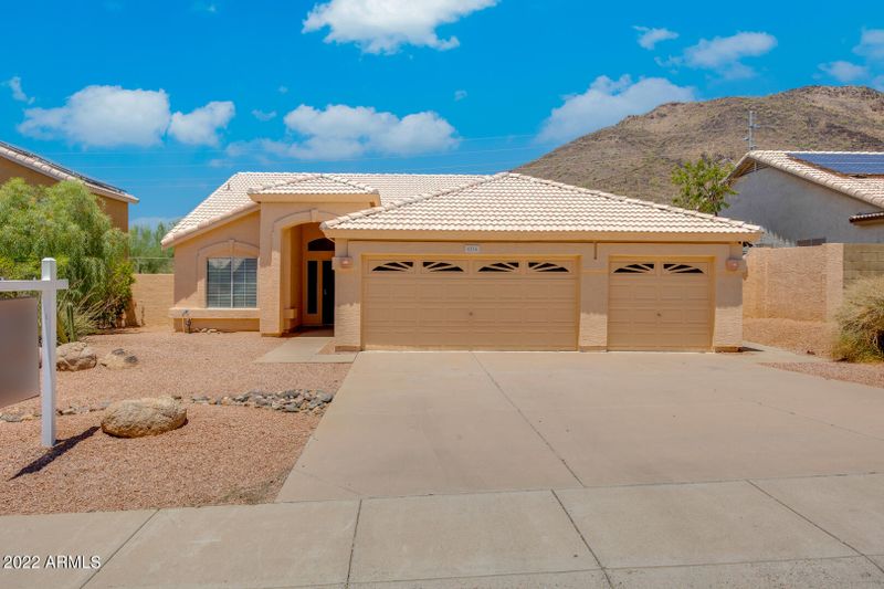 6116 W Fallen Leaf Ln, Glendale, AZ 85310