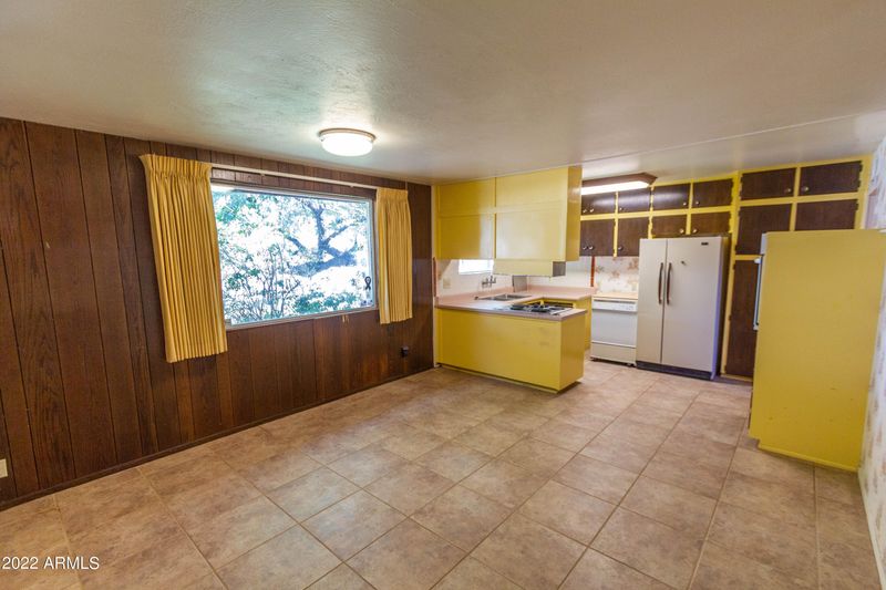 6117 W Solano Dr S, Glendale, AZ 85301