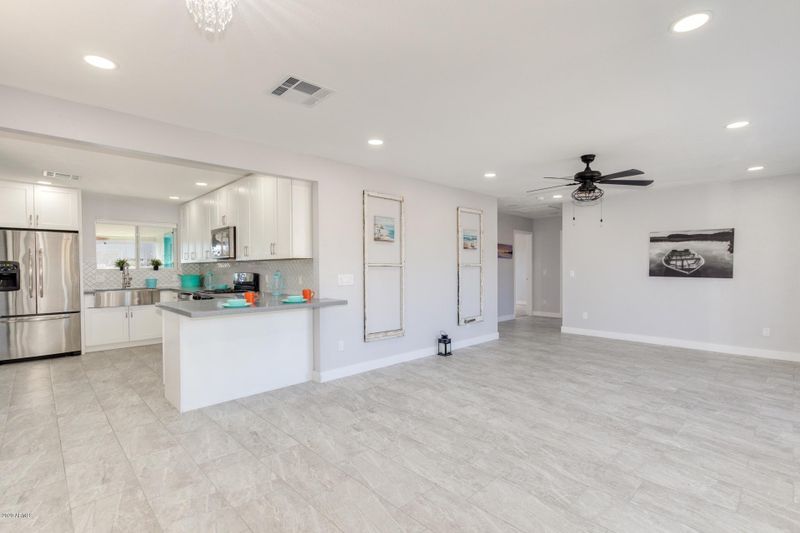 6118 N 8th St, Phoenix, AZ 85014