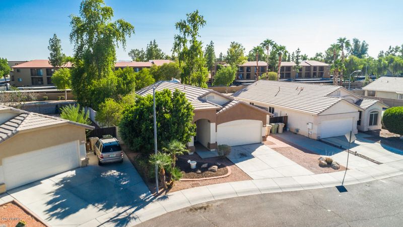 6119 W Navajo Dr, Glendale, AZ 85302