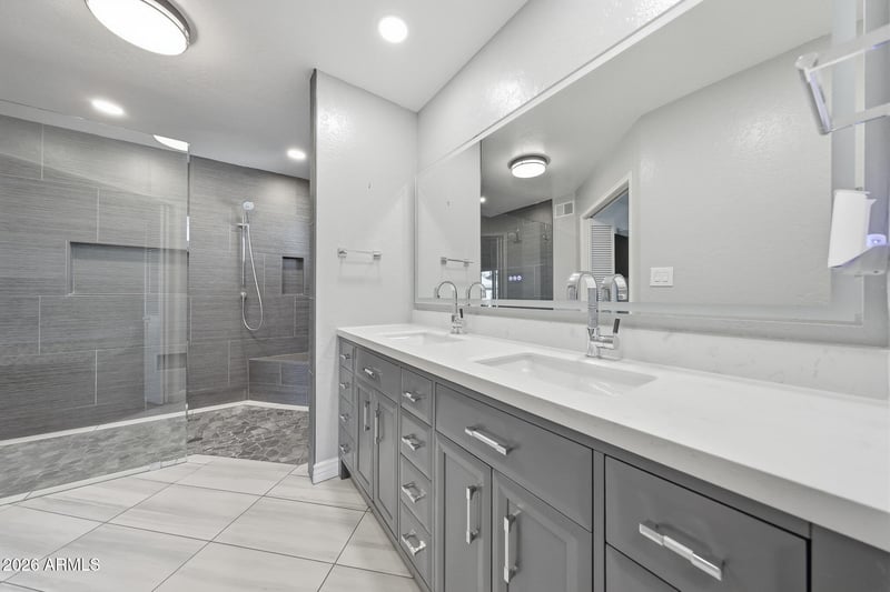 612 E Brook Hollow Dr, Phoenix, AZ 85022
