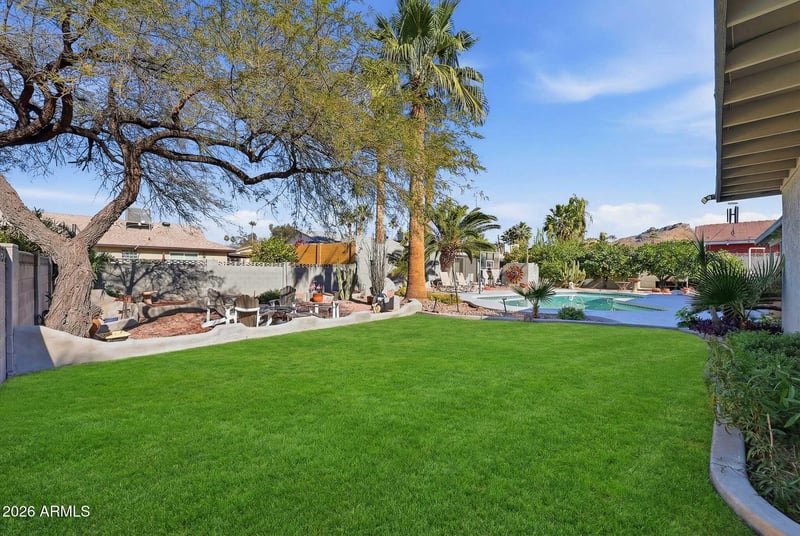 612 E Brook Hollow Dr, Phoenix, AZ 85022