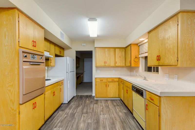 612 E Winter Dr, Phoenix, AZ 85020