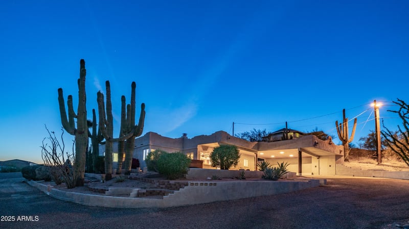 612 Signal Butte Rd, Mesa, AZ 85207