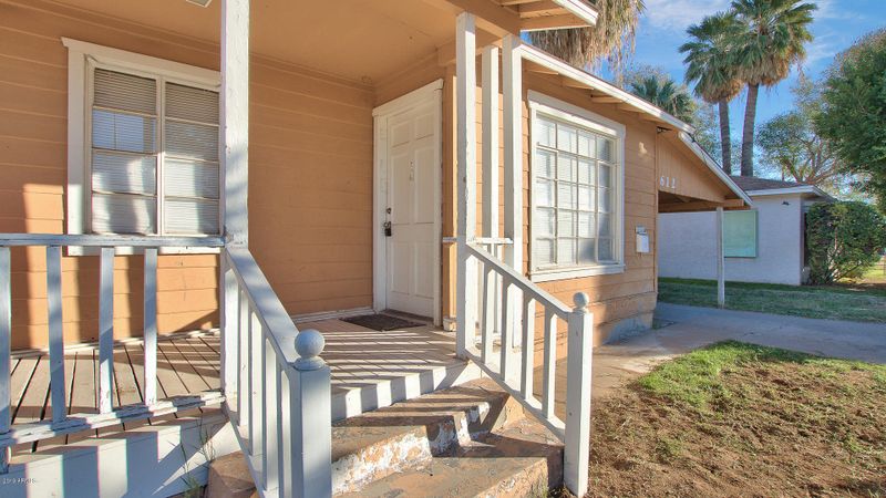 612 W 1st St, Mesa, AZ 85201