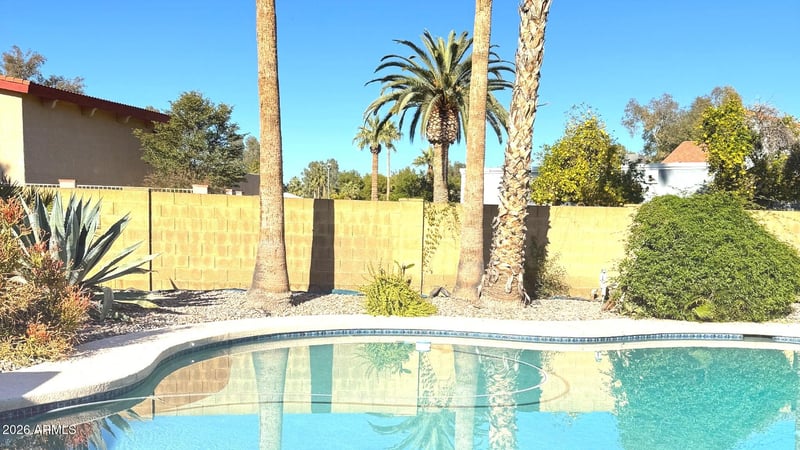 612 W Gleneagles Dr, Phoenix, AZ 85023