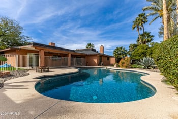 612 W Gleneagles Dr, Phoenix, AZ 85023