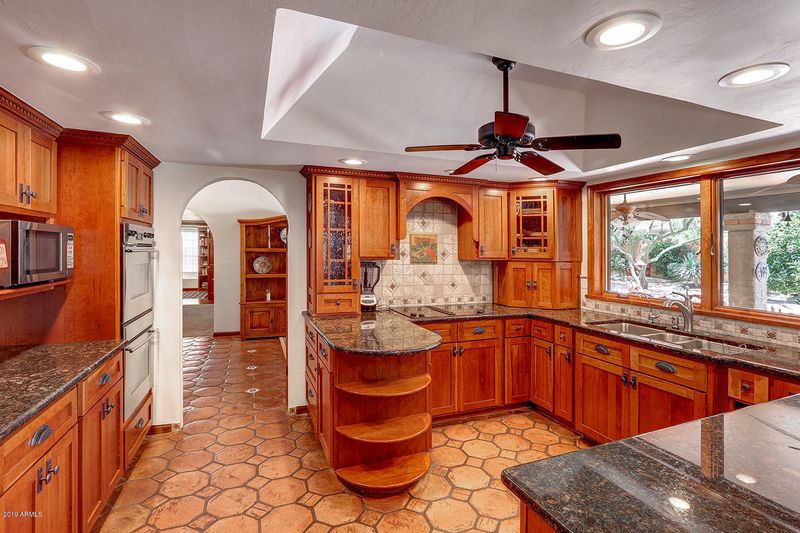 6120 E Kings Ave, Scottsdale, AZ 85254