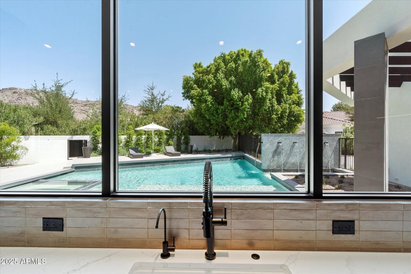 6120 E Redwing Rd, Paradise Valley, AZ 85253