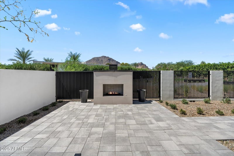 6120 Redwing Rd, Paradise Valley, AZ 85253