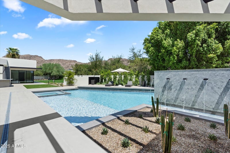 6120 Redwing Rd, Paradise Valley, AZ 85253