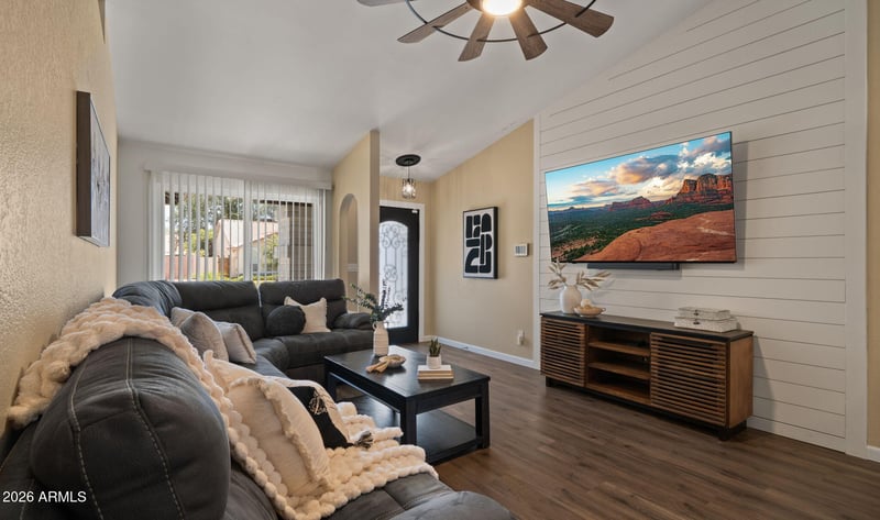 6120 W Shangri La Rd, Glendale, AZ 85304