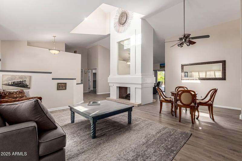 6122 Saddleback St, Mesa, AZ 85215