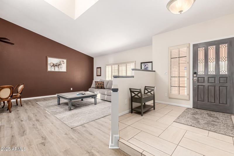 6122 Saddleback St, Mesa, AZ 85215