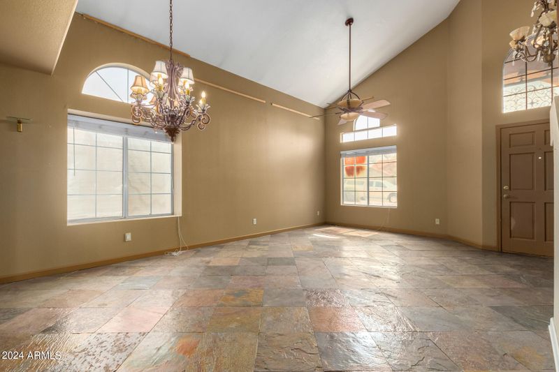 6122 W Fallen Leaf Ln, Glendale, AZ 85310