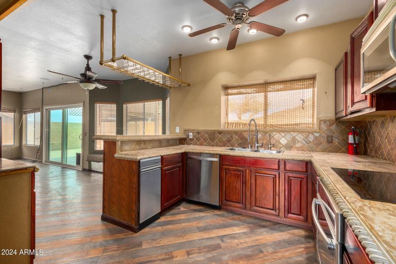 6122 W Fallen Leaf Ln, Glendale, AZ 85310