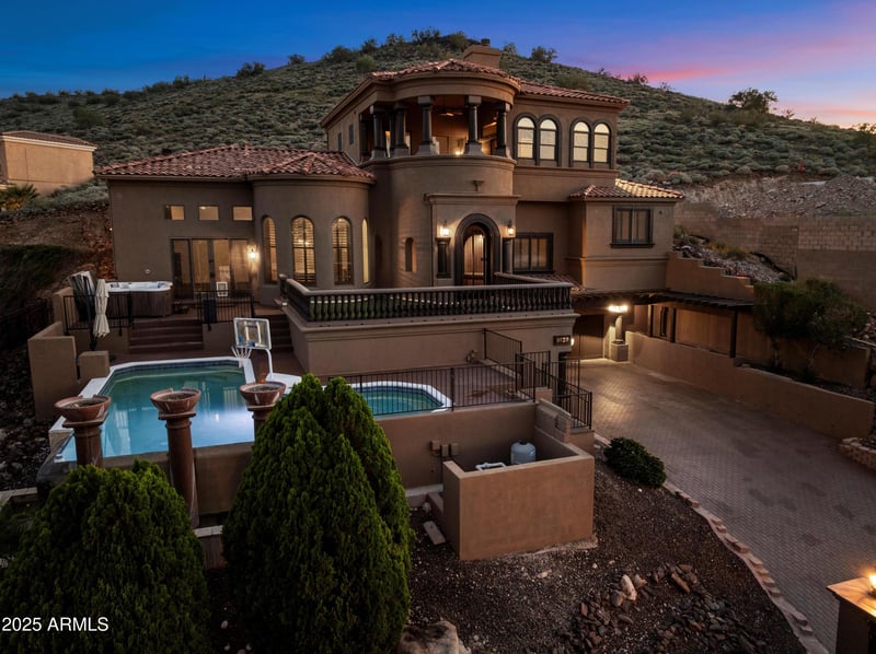 6123 Alameda Rd, Glendale, AZ 85310