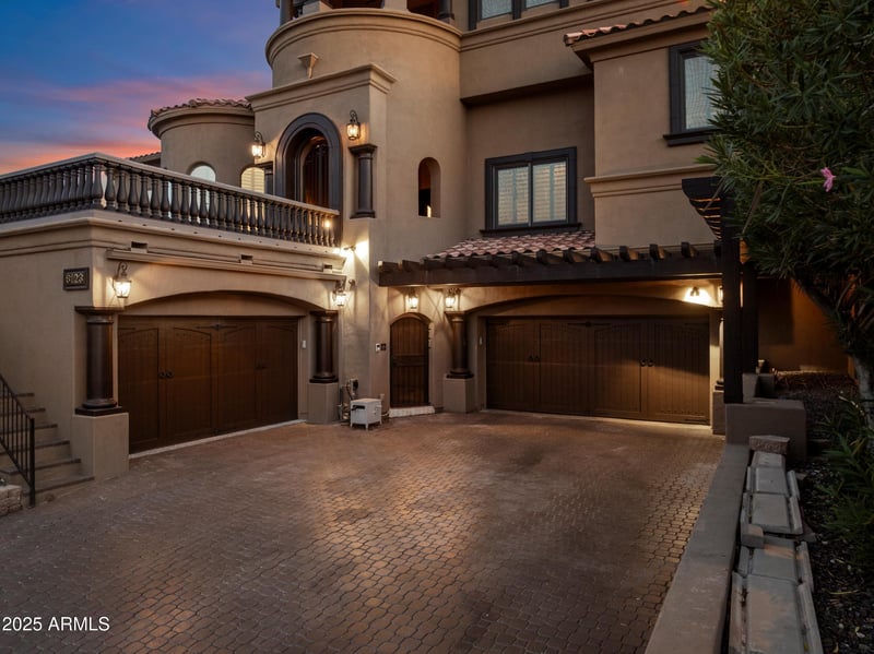 6123 Alameda Rd, Glendale, AZ 85310