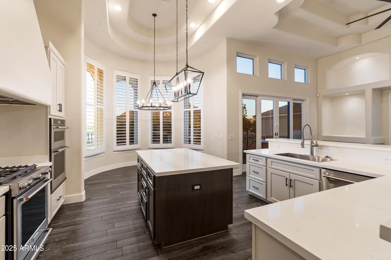 6123 Alameda Rd, Glendale, AZ 85310