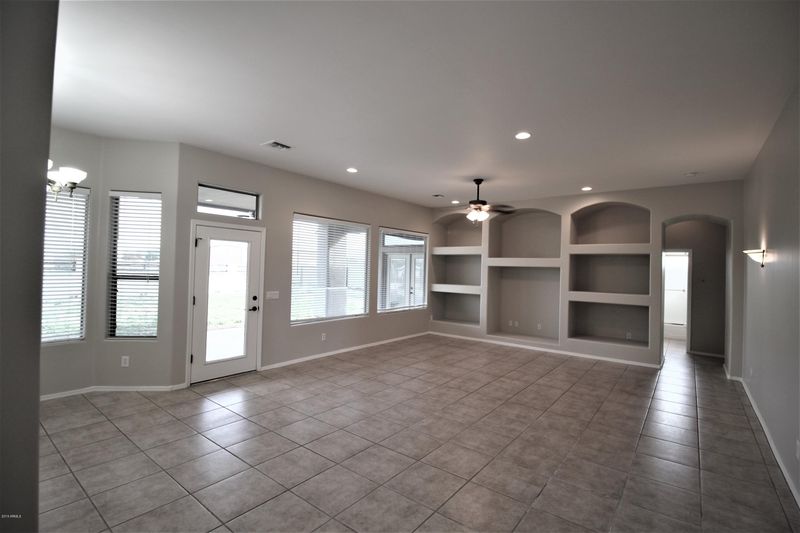 6123 S 64th Dr, Laveen, AZ 85339