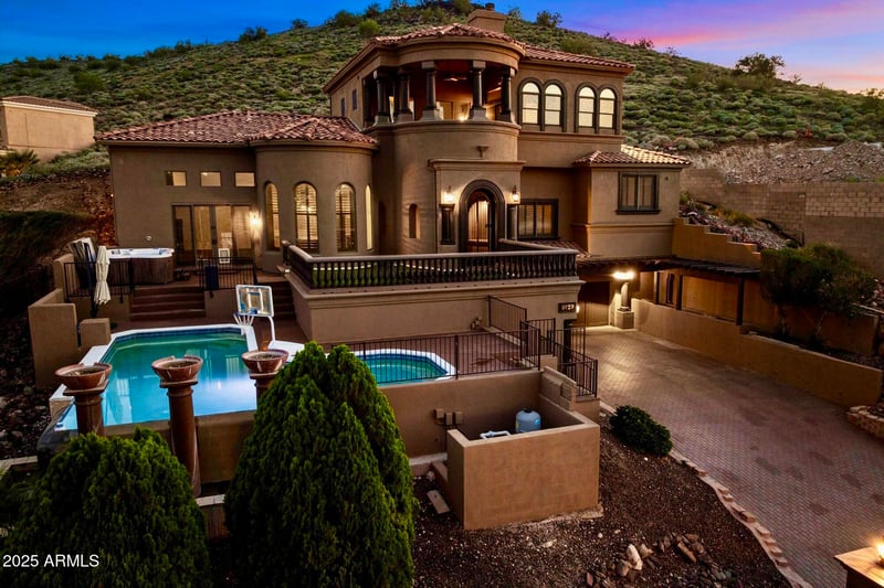 6123 Alameda Rd, Glendale, AZ 85310