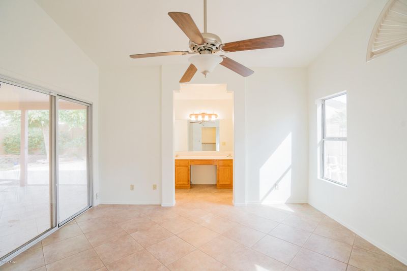 6124 W Whispering Wind Dr, Glendale, AZ 85310