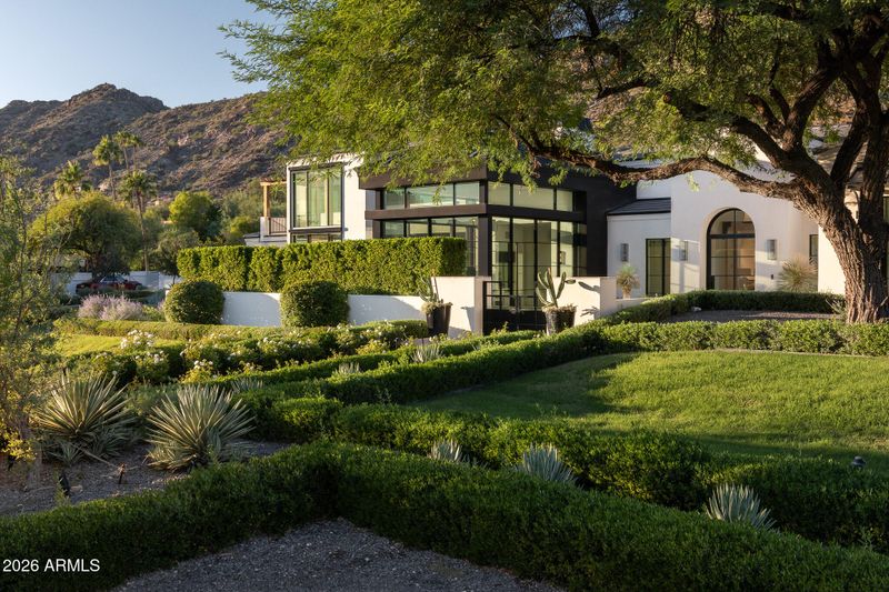 6126 E Joshua Tree Ln, Paradise Valley, AZ 85253
