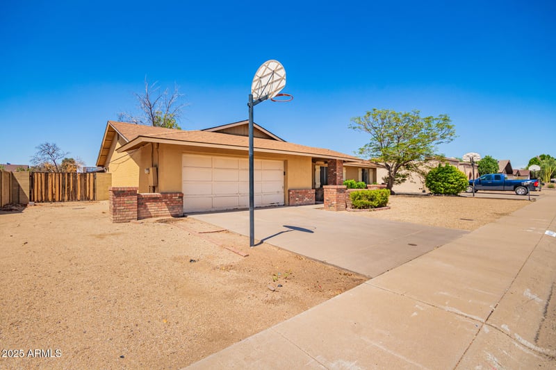 6128 Columbine Dr, Glendale, AZ 85304