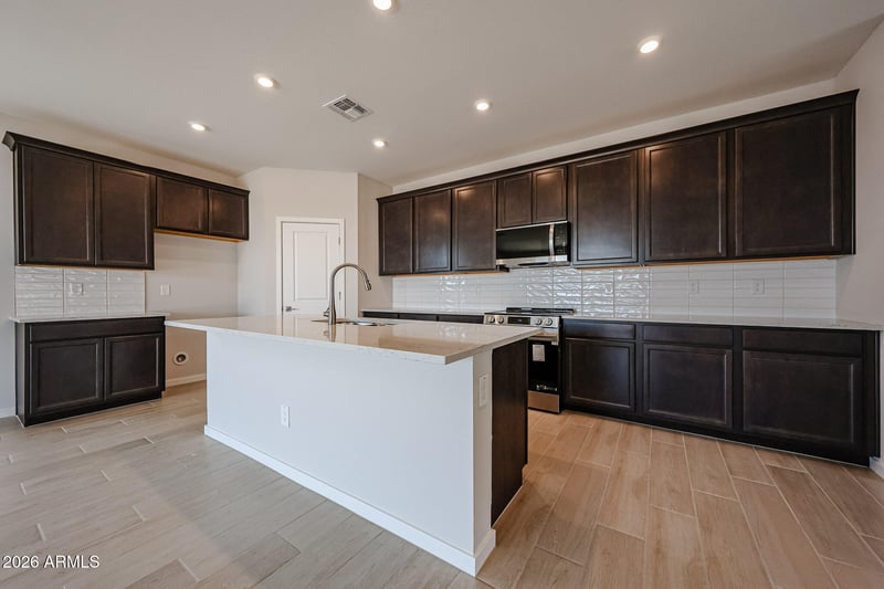 6128 Crockett Way, San Tan Valley, AZ 85143